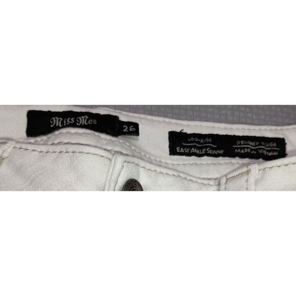 MISS ME: White Jeans with Zipped Back Pockets/Easy Ankle Skinny, Woman Size 26 - Picture 8 of 8